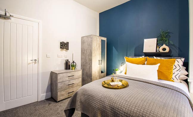 Spectacular double room with en-suite  Main Photo