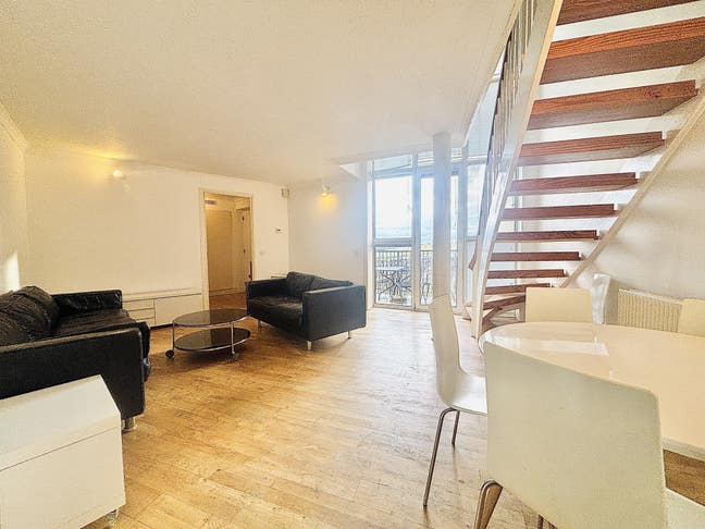 Stunning Riverside 2 Bed 2 Bath - Double Lounge Main Photo