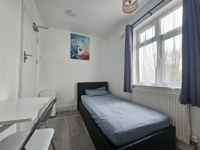 Single Room Brent Cross/Hendon Main Photo