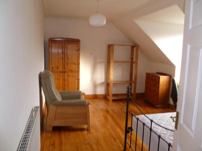 Double room in furnished Georgian townhouse.  Main Photo