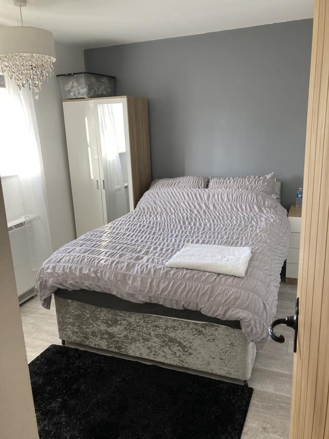 Double room for professional worker bills included Main Photo
