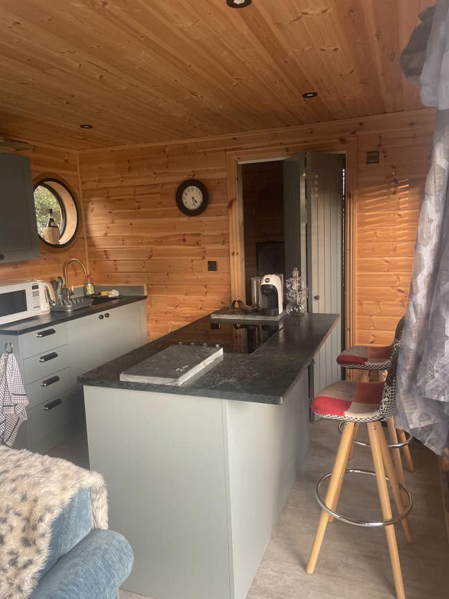 Beautiful furnished studio, private location   Main Photo