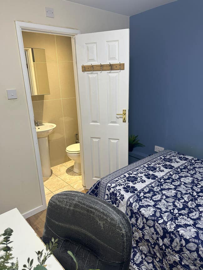 Beautiful room close to Canley  Main Photo