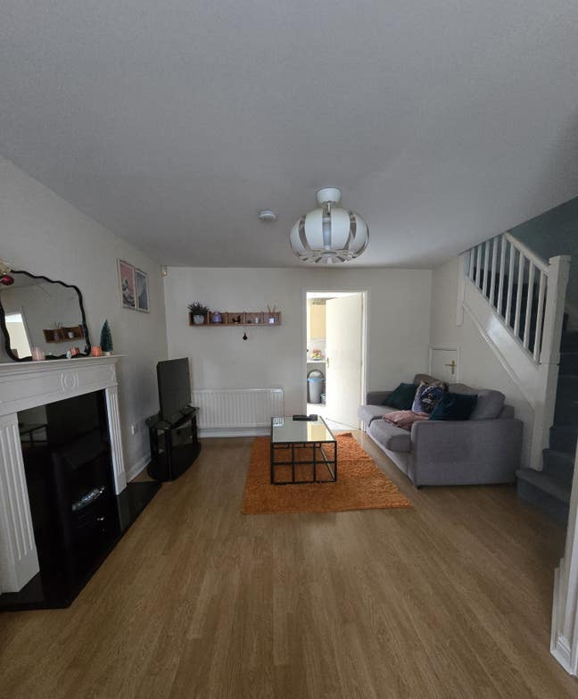 Furnished double room - ensuite, parking, garden Main Photo