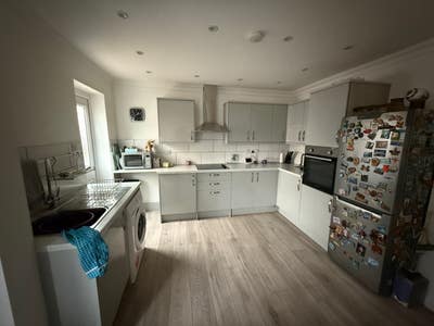 Mon-Fri Only - 1 Bedroom Annexe Within Main House  Main Photo