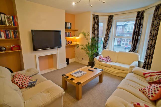 Room/ sociable house - Upper Shirley July 10th Main Photo