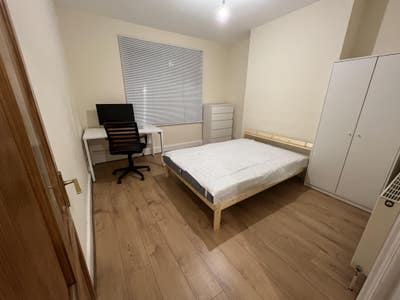 2 x Luxury Double Room in Prime Guildford Location Main Photo