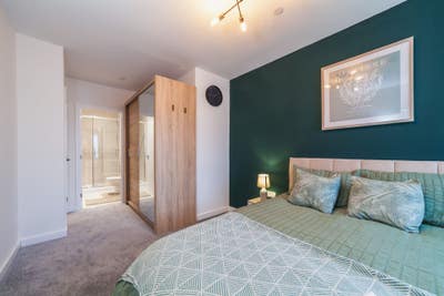 🌟 Newly Built Ensuite Rooms | City Airport 🌟 Main Photo