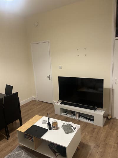 1 room available in Paisley Town centre  Main Photo
