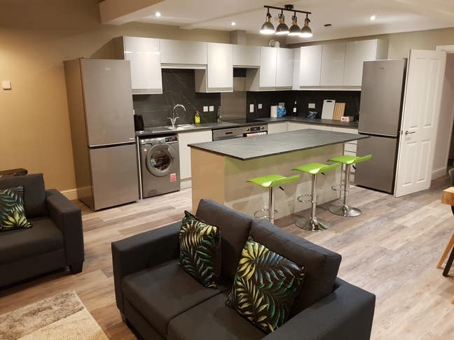 Near Brand new Double Ensuite Room to rent Main Photo