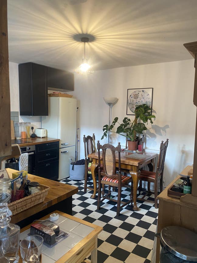 Cosy room 5 mins from Hove station! Main Photo