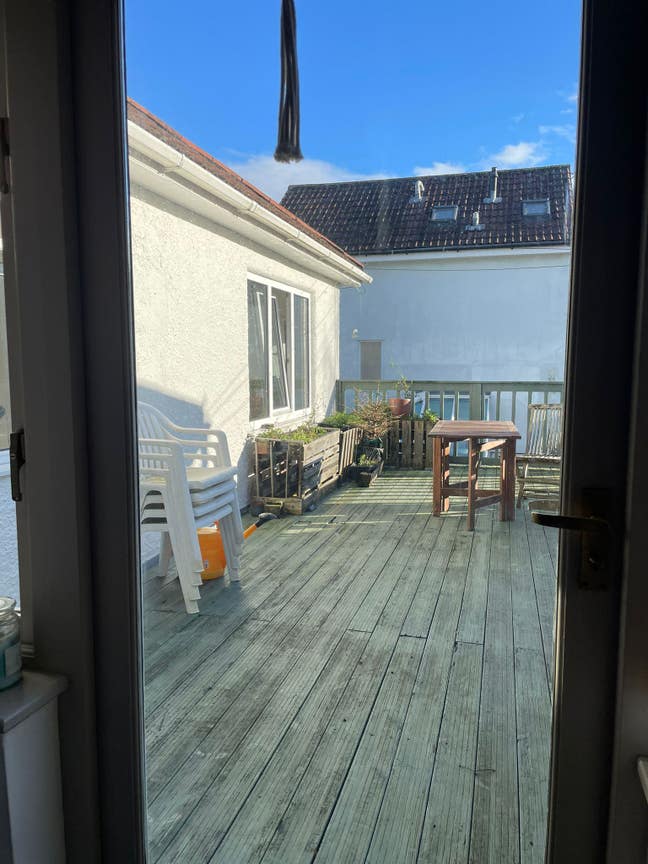 Spacious flat in Henleaze with double bedroom  Main Photo