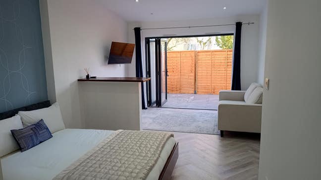 Luxurious Studios Harrow on Hill  Main Photo