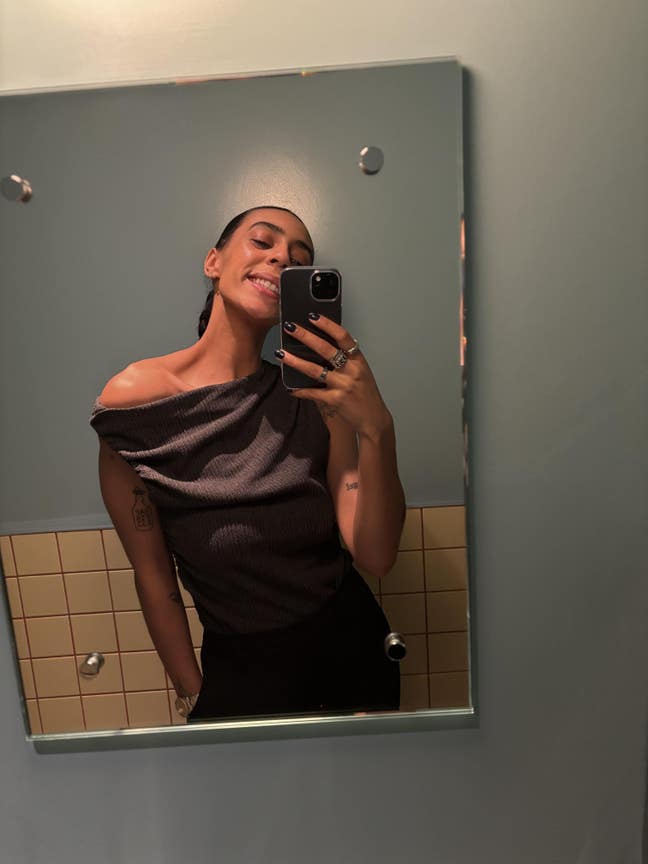 Looking for a room or buddying up to find a place  Main Photo