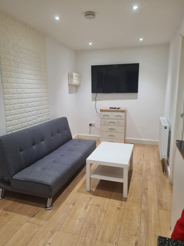 One bedroom ground floor house Main Photo