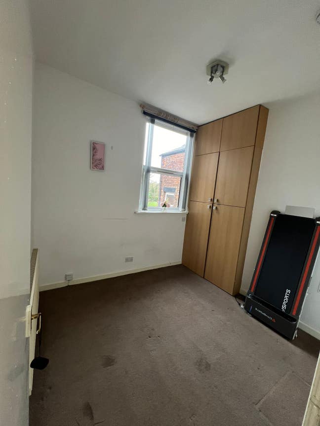 A room in a 2 bed apartment to rent Main Photo
