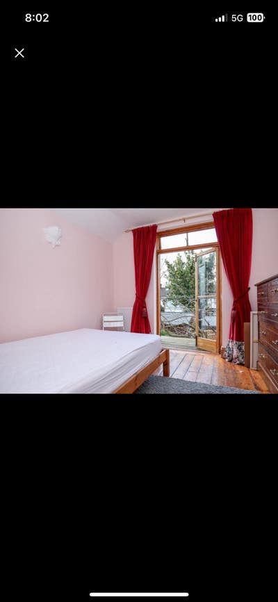 Double-Room with balcony, close to station and uni Main Photo