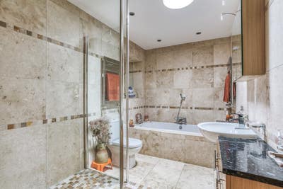 Double room with own bathroom Main Photo