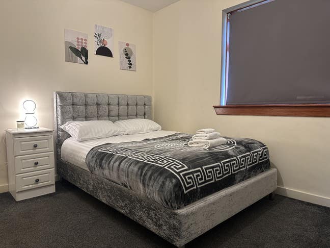 Furnished double room in a 2bedroom flat Main Photo