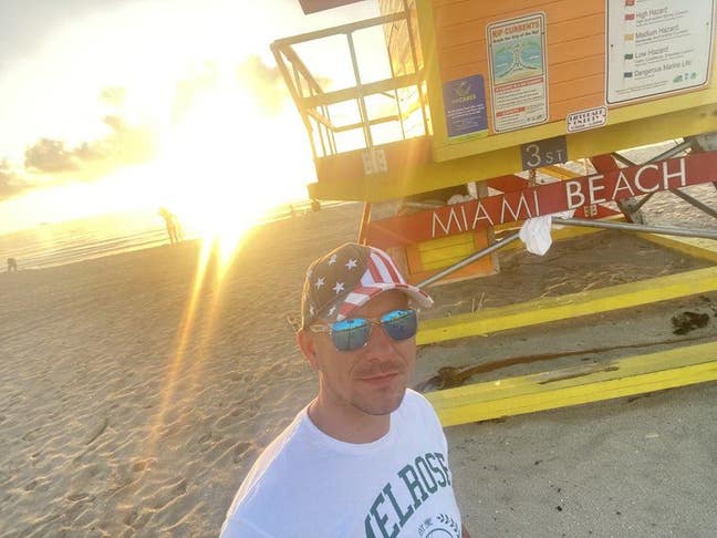 I am a professional male aged 35. I am lookin... Main Photo