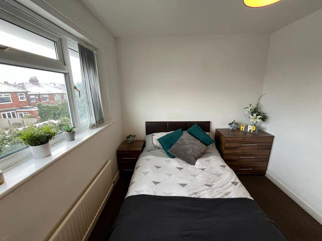 Friendly & Professional House Share Main Photo