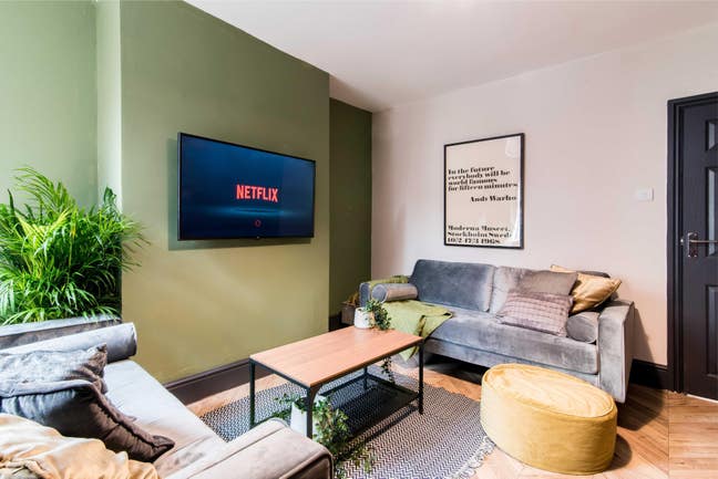 Room Close to City Centre Main Photo