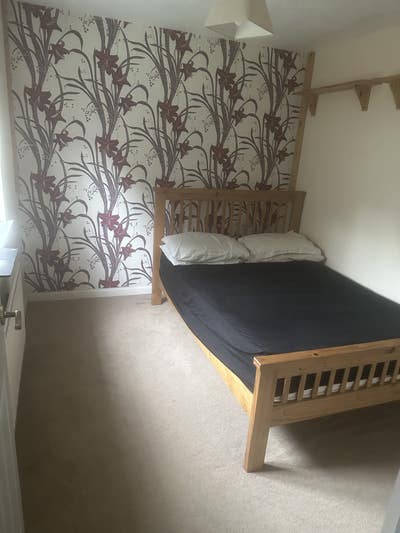 One double room in secure large family house  Main Photo