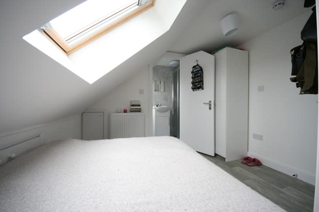Clean Ensuite Available  Main Photo