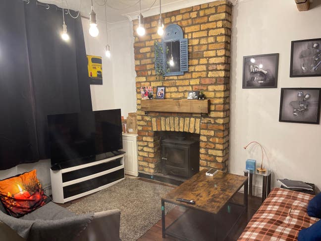 Rooms to rent Main Photo