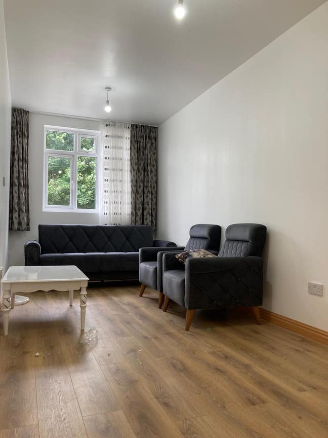 1 Bedroom Flat at N17 Tottenham Hale Main Photo