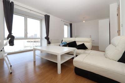 3 Modern Double Rooms 10mins North Greenwich Tube Main Photo