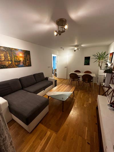 Spacious 1-Bedroom Flat with Balcony in Canary Wha Main Photo