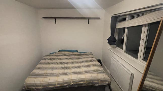 Spacious Double Room in Stunning Loudwater Townhou Main Photo