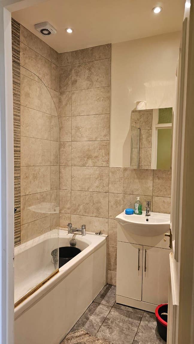 2 Bed Flat for rent Main Photo