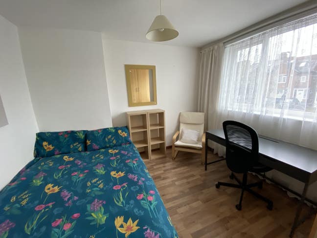 Spacious Double Room - All Bills Included Main Photo