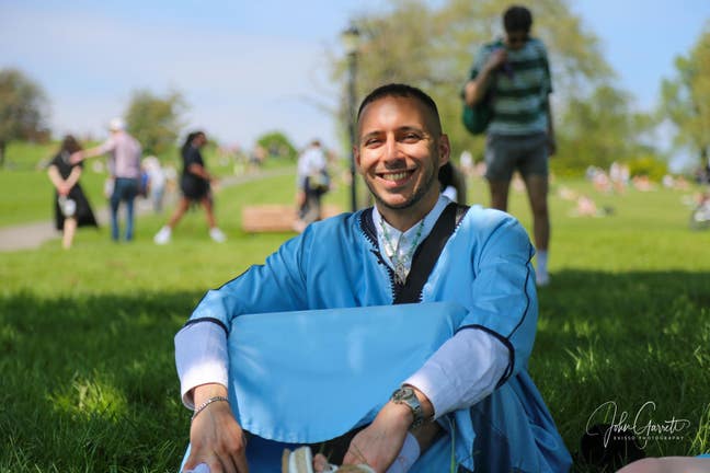 Looking for a room Main Photo