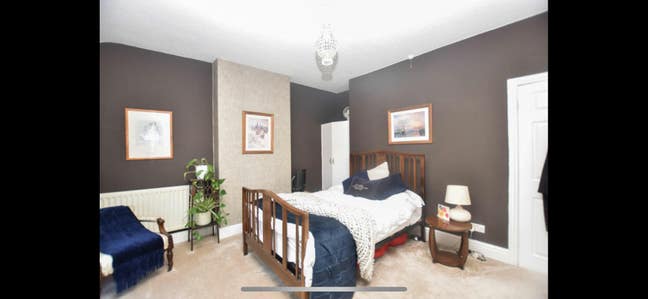 Double Room. Central Stockton  Heath  Main Photo