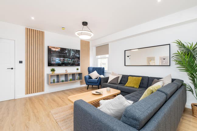 Modern Fully Furnished Double Room  Main Photo