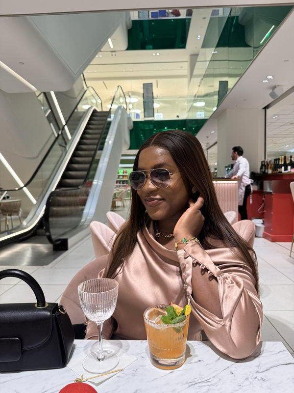 Professional Female seeks a double room Main Photo