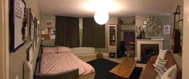 Front room in basement flat for rent Main Photo