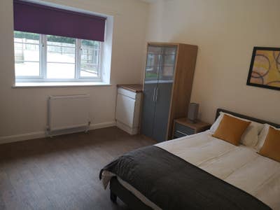 1/2 Price Deposit!-Large Spacious Room Quiet House Main Photo