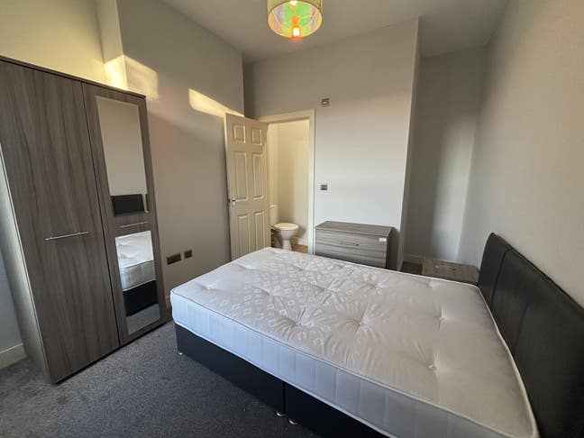 Double En-Suite Room, Albany Road, DN4 Main Photo