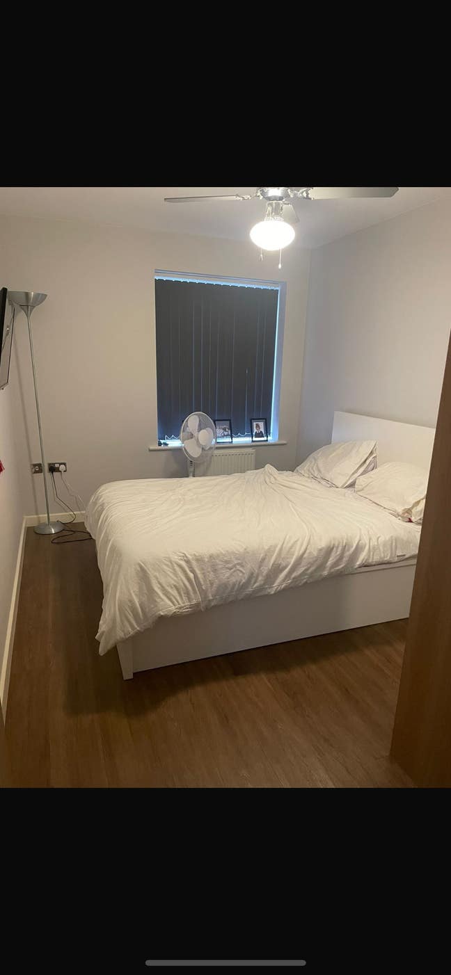 A double bed with en-suite in 2 bed apartment  Main Photo