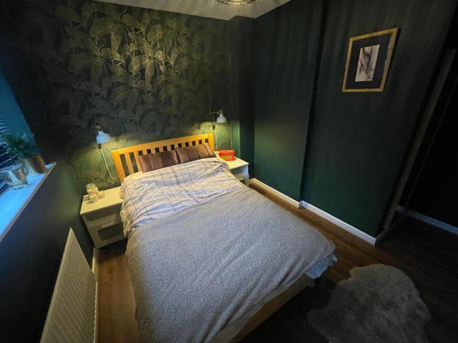 Double Bedroom Available Main Photo