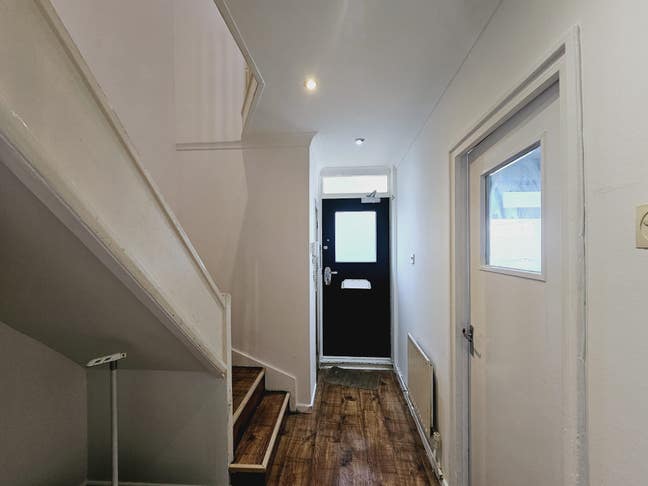 Lovely Single Room@Bow Road/E3 2LH Main Photo