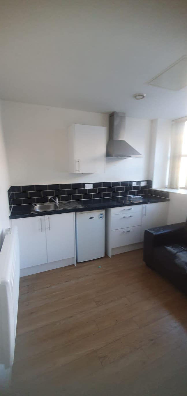 Studio Unit available to rent Main Photo