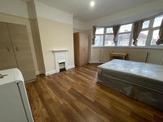 Large Double Room/Dollis Hill/No Deposit Main Photo