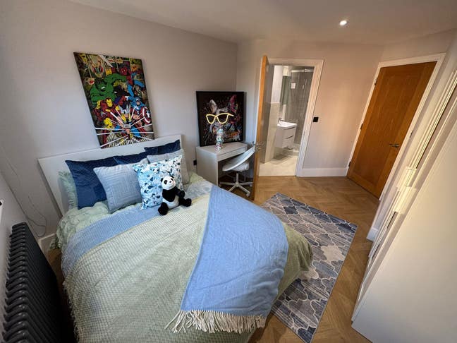 New Luxe Ensuite All Bills & Gym Included  Main Photo