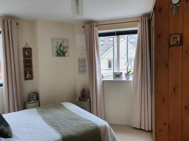2 Bedroomed Flat available Unfurnished Morden Main Photo