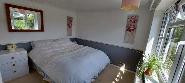 Double Bedroom with sole use of bathroom Main Photo